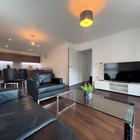 Modern 2Br 2Ba Apt Wparking Sleeps 6 Comfortably ลอนดอน ภายนอก รูปภาพ