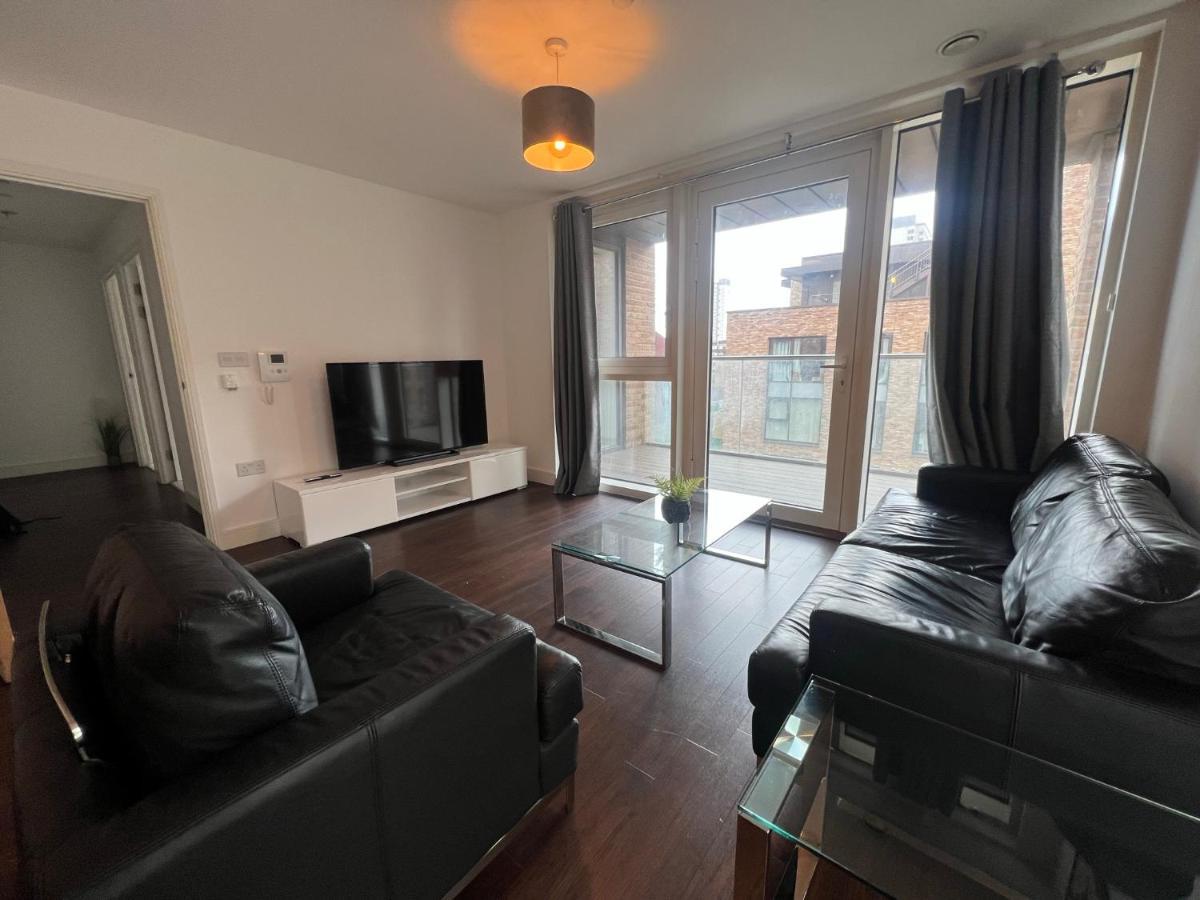 Modern 2Br 2Ba Apt Wparking Sleeps 6 Comfortably ลอนดอน ภายนอก รูปภาพ