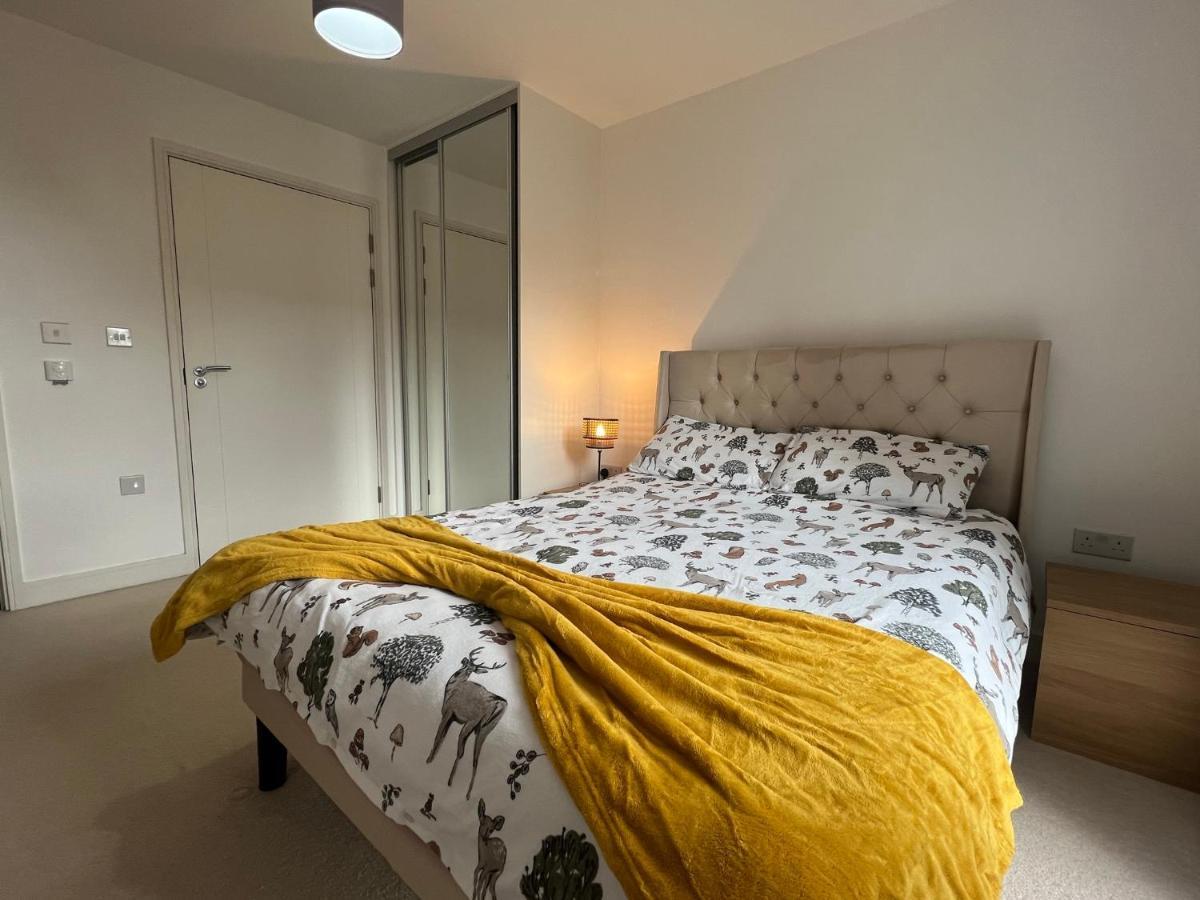 Modern 2Br 2Ba Apt Wparking Sleeps 6 Comfortably ลอนดอน ภายนอก รูปภาพ